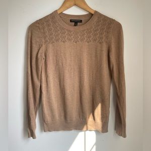 Tan Banana Republic lightweight crocheted sweater, size medium